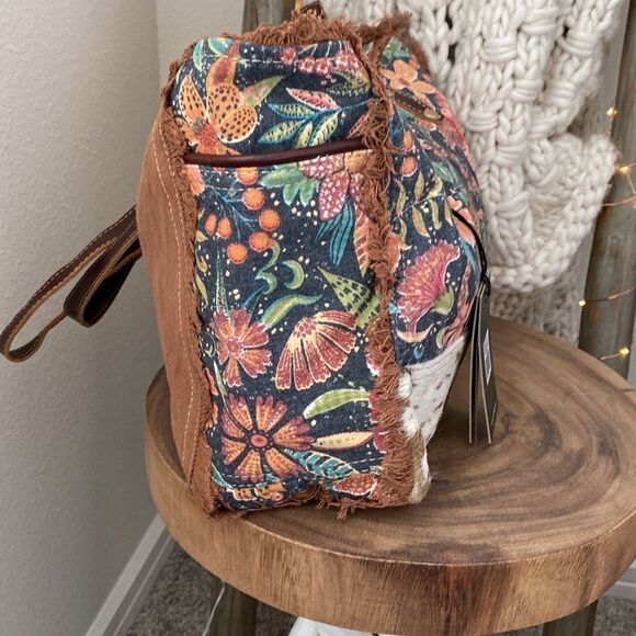 Myra Trozen Small & Crossbody Bag NWT - Picture 3 of 10